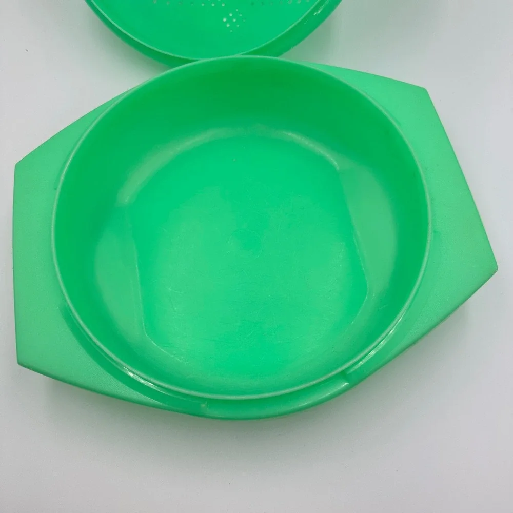Tupperware vintage microwave